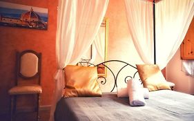 Holiday Rooms